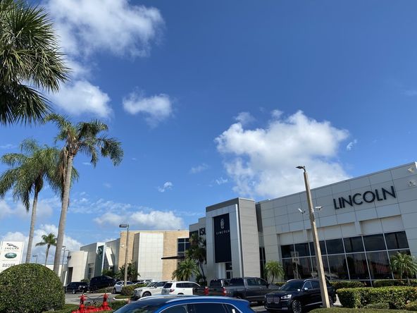 Prominent Location Auto Dealership: 1800 -1850 E Merritt Island Causeway, Merritt Island, FL 32952